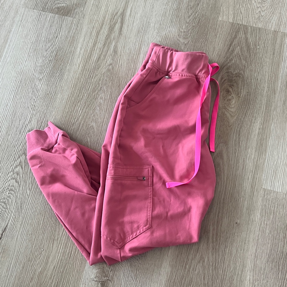 FIGS High Waisted Zamora Joggers - Breast Cancer Awareness Month, Quartz